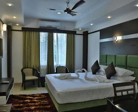 Continento The Classic Hotel Tirur Luaran gambar