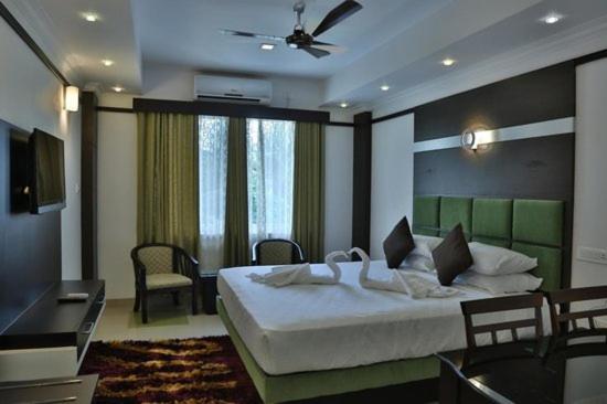 Continento The Classic Hotel Tirur Luaran gambar