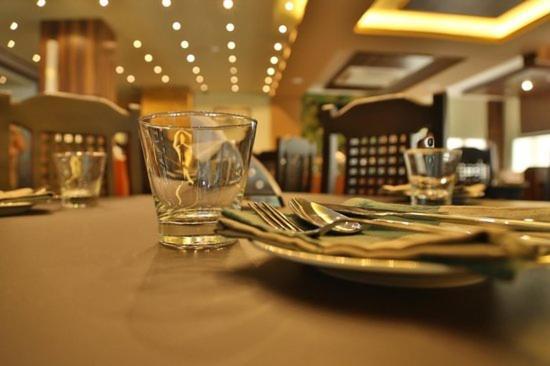 Continento The Classic Hotel Tirur Luaran gambar